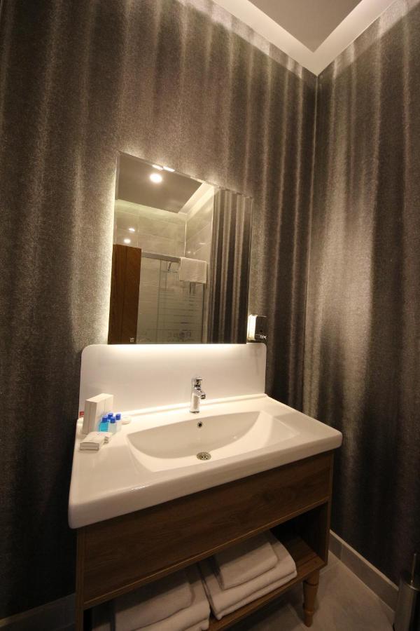 Rose Bay Hotel 마니사 외부 사진